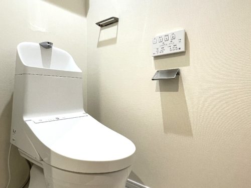 節水型の汚れが付きにくいトイレに交換済！