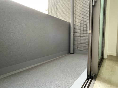 約7帖の寝室は東側にバルコニー付き(寝室)