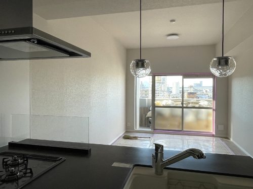 調理中も視界を遮る物がない！リビング内のキッチン♪(キッチン)