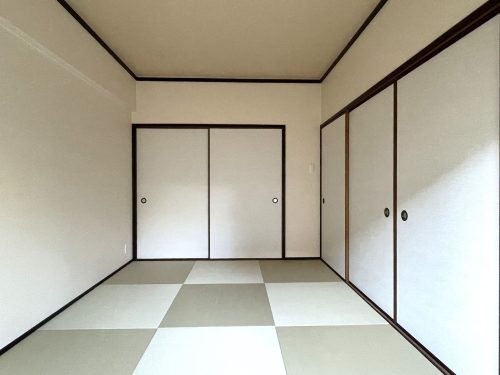 琉球畳の穏やかな色彩です(寝室)