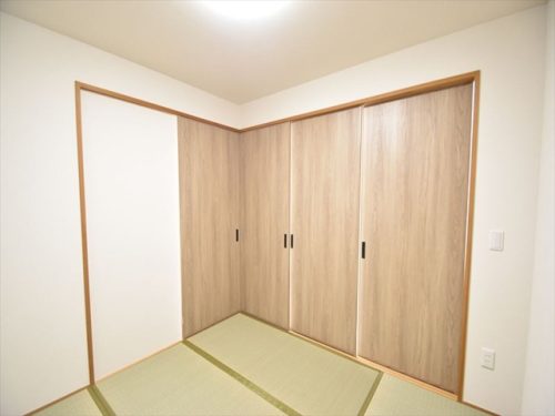 約4.5帖の和室(寝室)