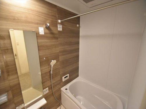 ユニットバスも新規交換で気持よく入浴していただけます(風呂)