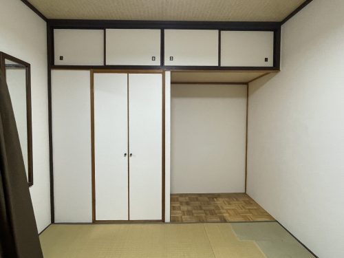 キッチン横の和室(寝室)