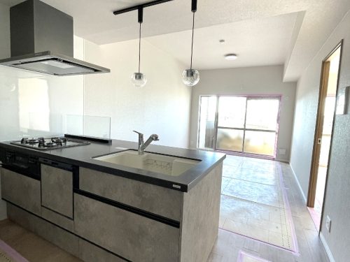 リビングと一体となったインテリア性の高いキッチン♪(キッチン)