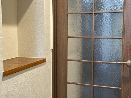 スケルトンの扉で開けたても安全です