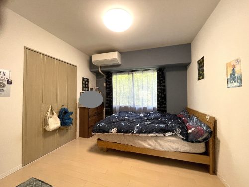 6.5帖の洋室　ベットを置いてもゆとりがある洋室です。(子供部屋)