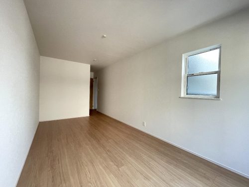 長細く見えますが幅2.25ｍ長さ5.18ｍの有効的な広さがあります。(寝室)