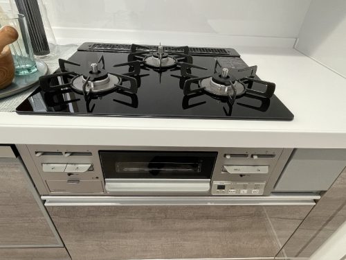 三口ガスコンロ(キッチン)