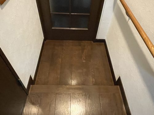 廊下に一部段差があります