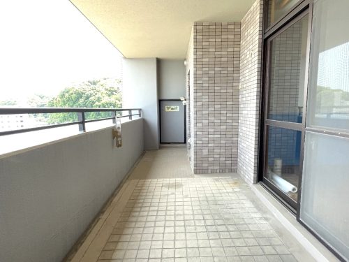 快適に過ごせる南東向きバルコニー