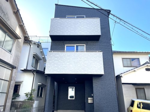 ３階建4LDK(外観)