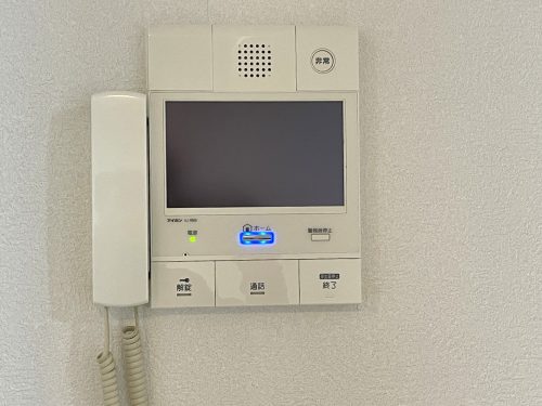 モニター付きのインターホン(居間)