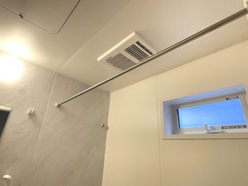 浴室暖房乾燥機もあるので、冬はお風呂を温めてから入浴出来て快適♪(風呂)