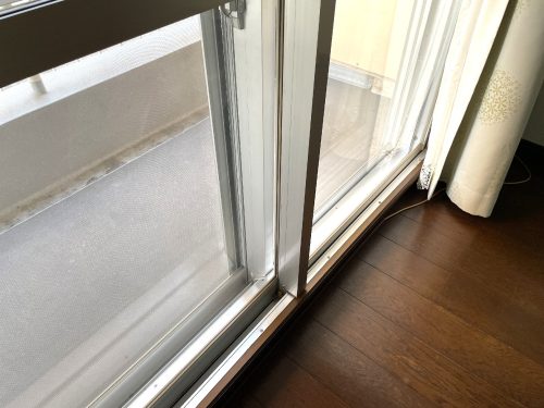 冬も夏もエアコンの電気代を節約できる二重サッシ(寝室)