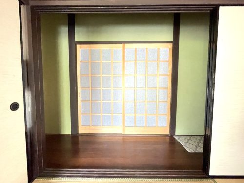 居間と和室4.5帖の間の廊下(内装)