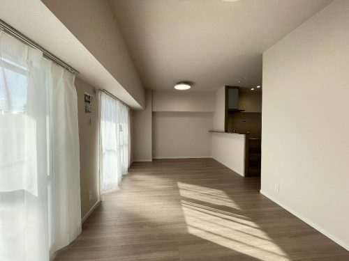 南向きで陽当たり良好(居間)