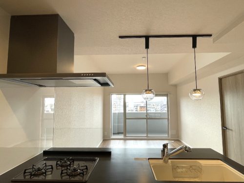 キッチンにペンダントタイプの照明(キッチン)